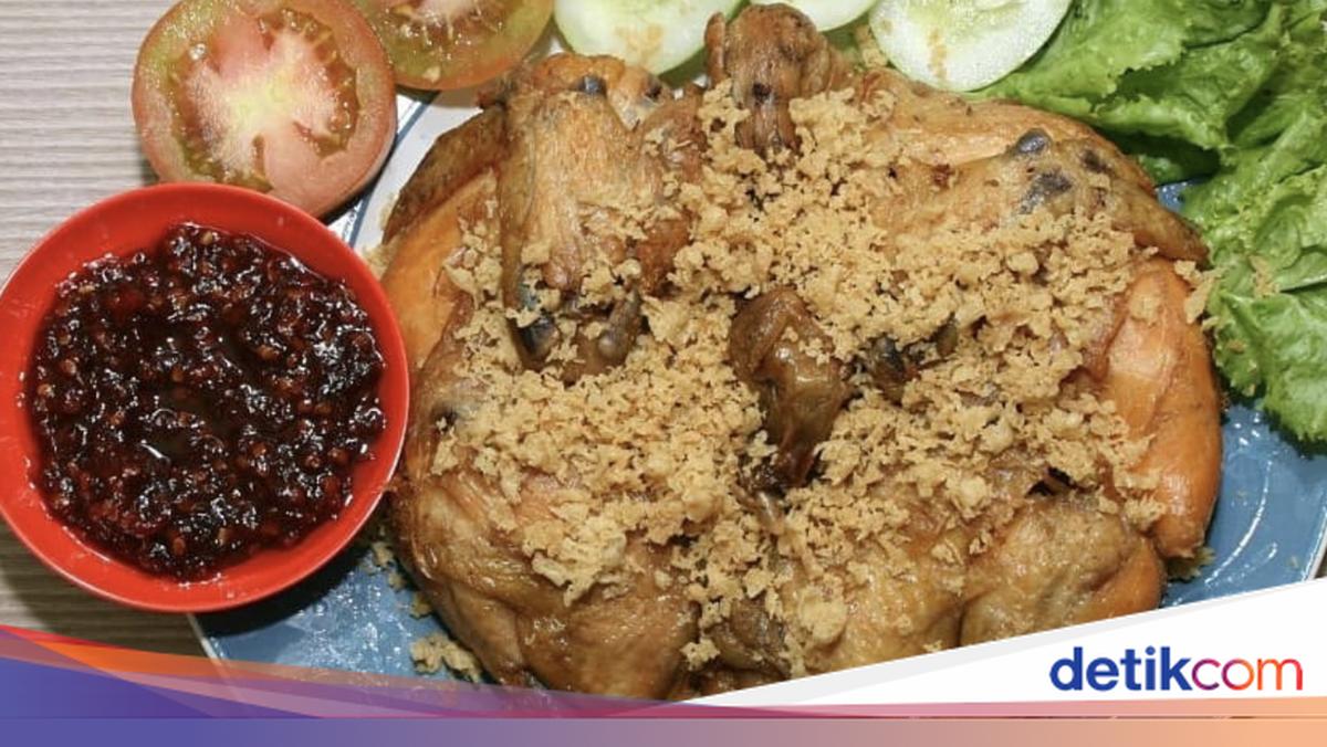 Soft Fried Chicken Flavor That Touches the Soul on Wiratno Street